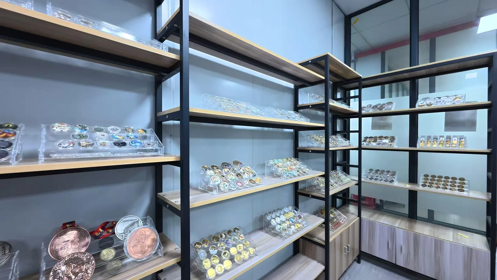 Custom medals and coins in the Extra Dream sample showroom
